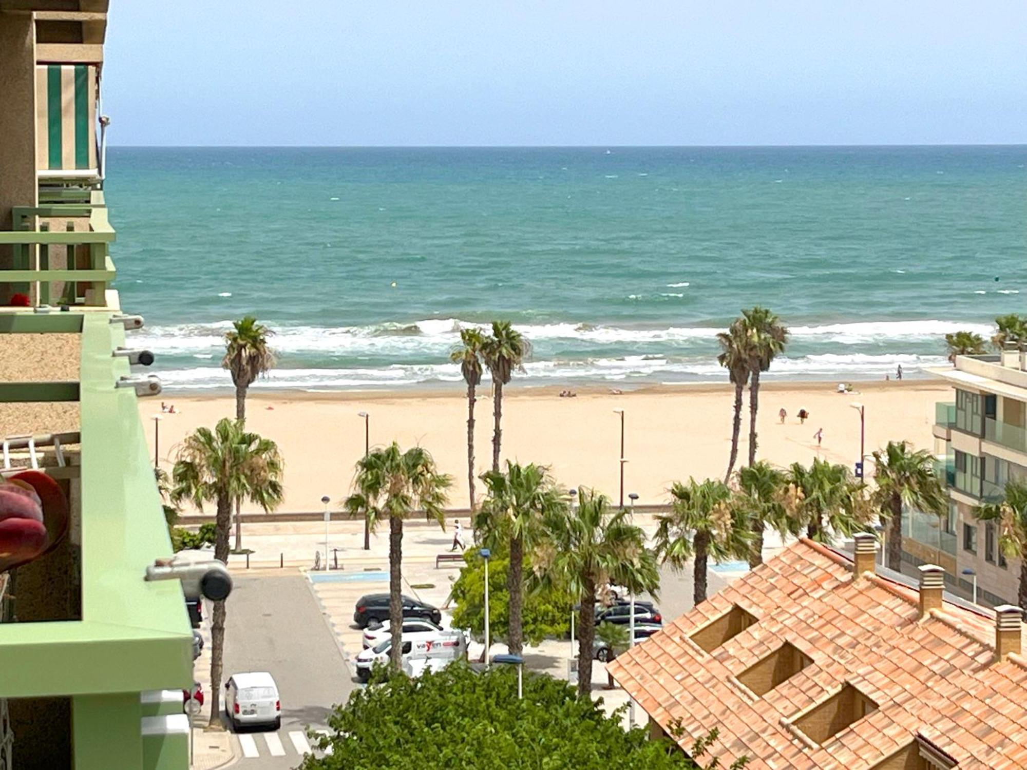 Stylish Well-Connected Beachfront Flat Valencia Exterior photo